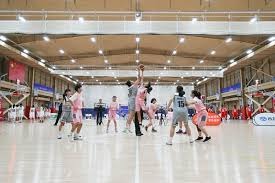 大乌龙！勇士队记：库里是左腿遭遇股四头肌挫伤，而不是右腿