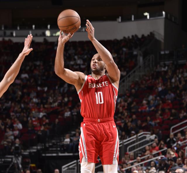 仅仅4年…奇尔维尔告别切尔西后，蓝军21年欧冠阵容仅剩詹姆斯1人