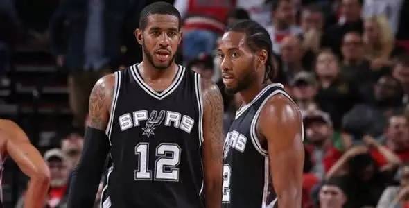 勇士创历史纪录！全队13将助攻，三分球48%溃敌！.