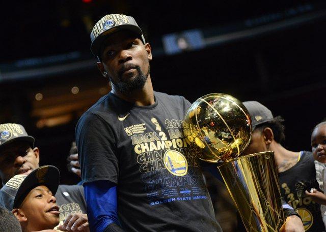 凳区并不能 凳区并不能