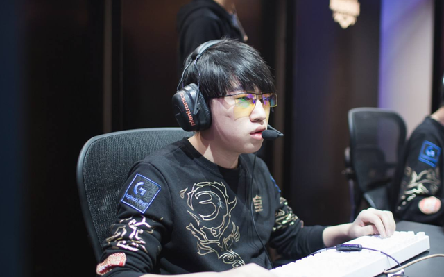 完全不同的 完全不同的