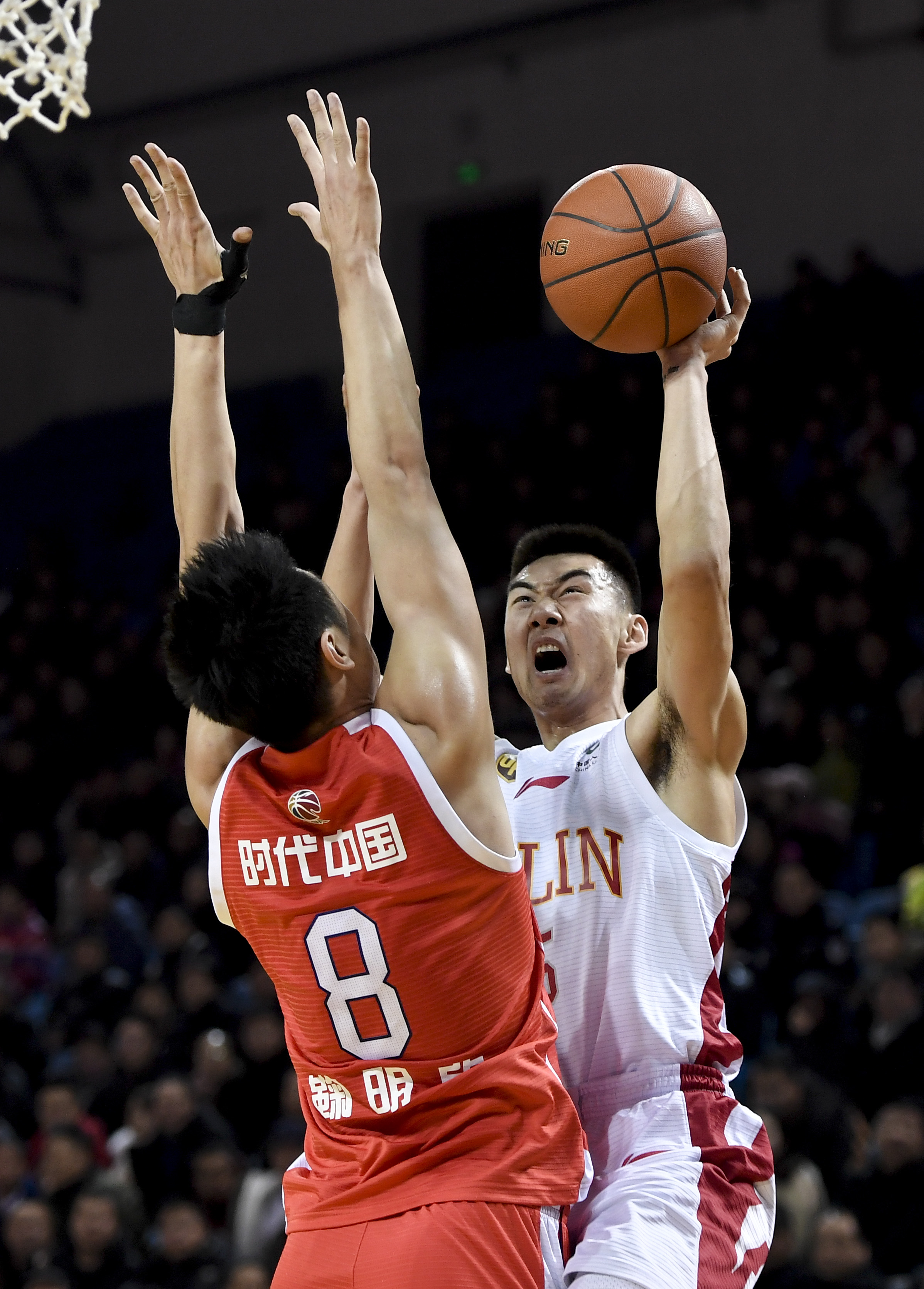 首战中就上 首战中就上